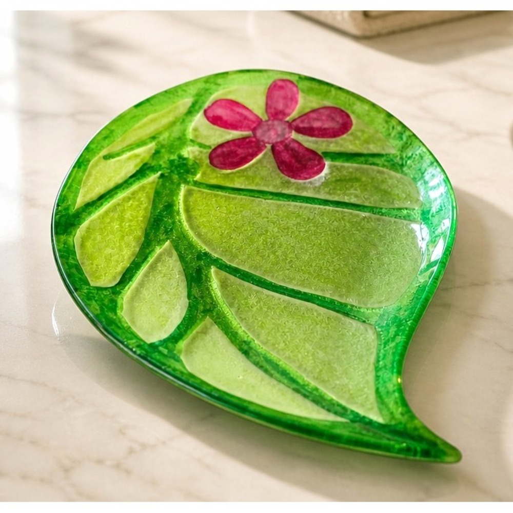 DII Design Imports Glass Leaf Serving Plate with Pink Flower Accent